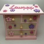Light Pink Wooden Cabinet with 2 large and 2 small drawers - 17cm x 10cm x 15,8cm