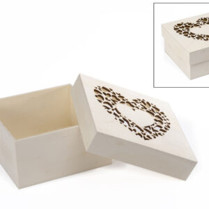 BOX W/LACED HEART 16X16X8CM