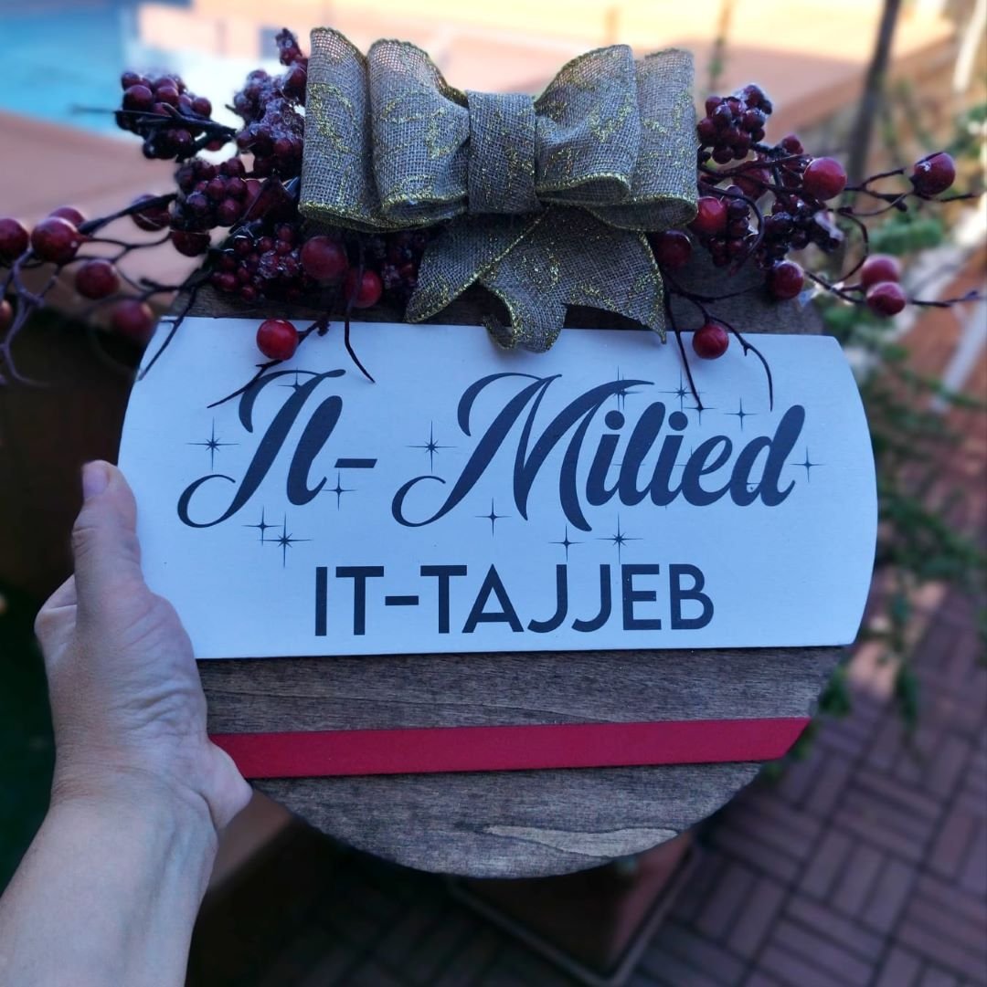 Il-Milied it-Tajjeb Wooden Round Sign - 29cm