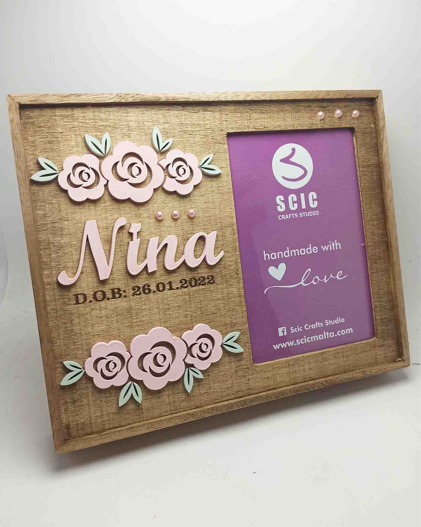 Wooden Frame - Roses Theme - 23x18.5x3.5cm